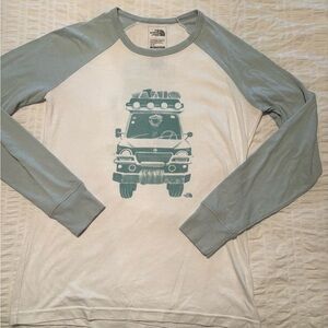 EUC The North Face baseball T.